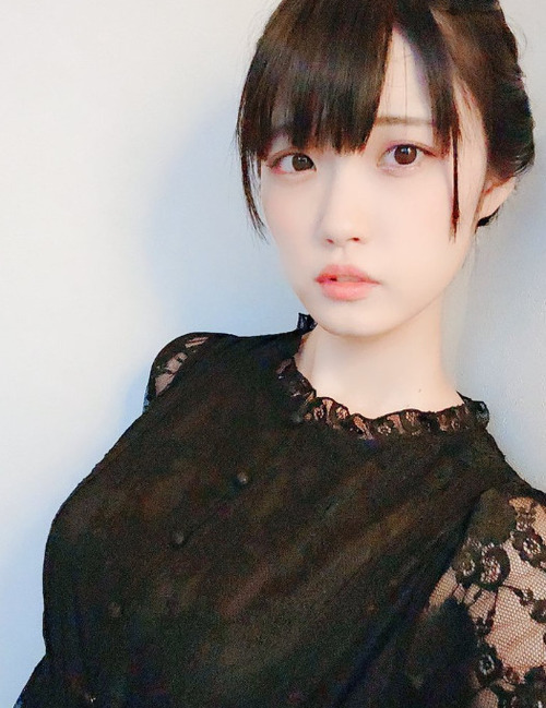 サラリーマンと結婚を発表した春野杏