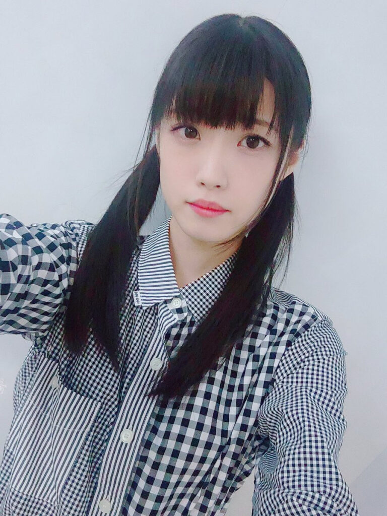 サラリーマンと結婚を発表した春野杏
