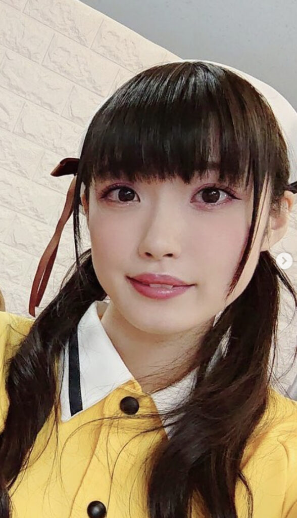 サラリーマンと結婚を発表した春野杏