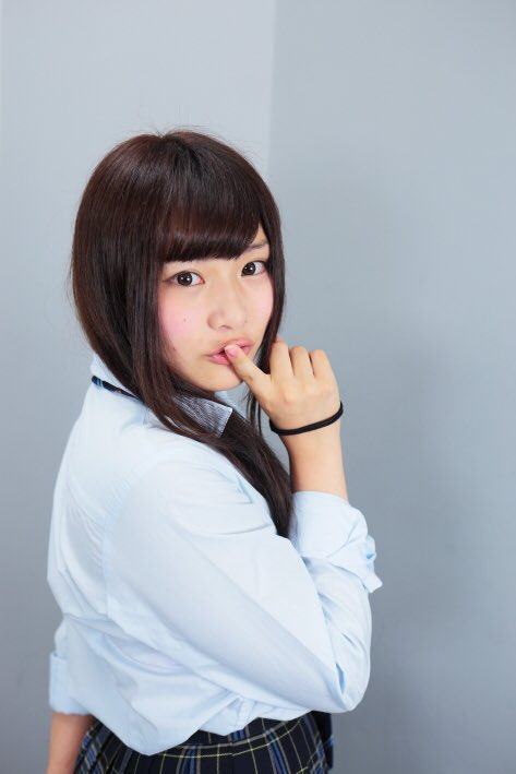 美少年のメンバー金指一世の彼女、キャバ嬢瞳の整形前