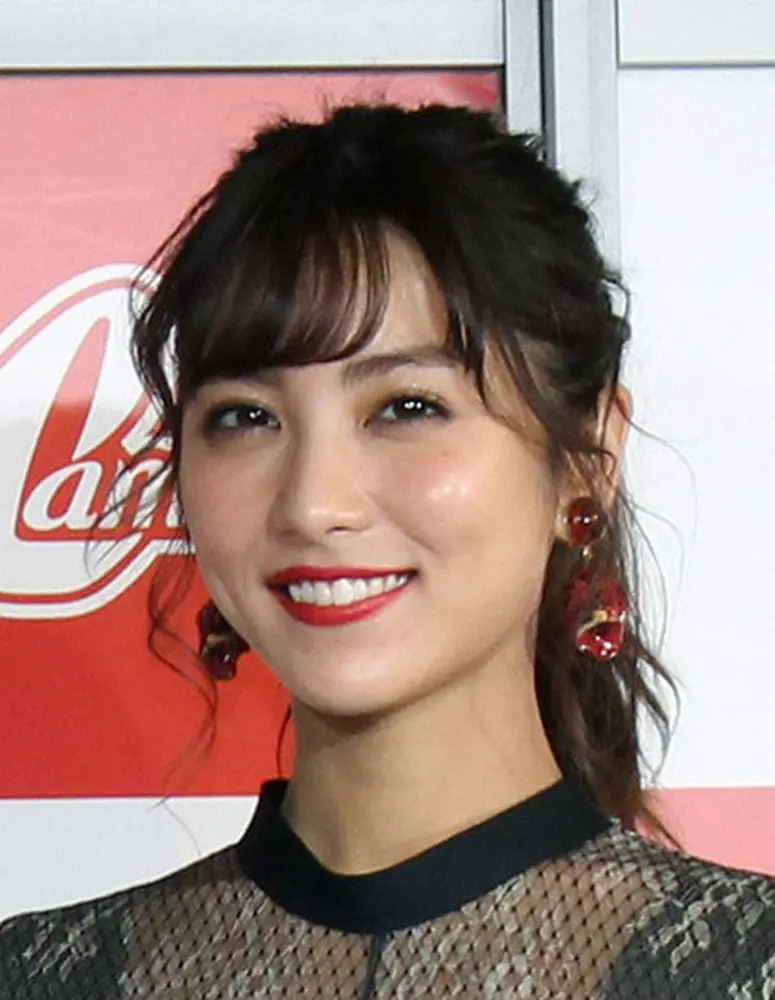 イケオジなおやこと森下直哉の彼女、石川恋