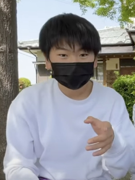 話題の中学生YouTuberちょんまげ小僧のメンバー、ナマズ