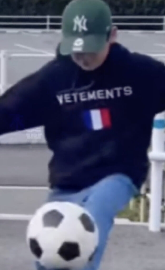 話題の中学生YouTuberちょんまげ小僧のメンバー、パンダのオシャレな私服