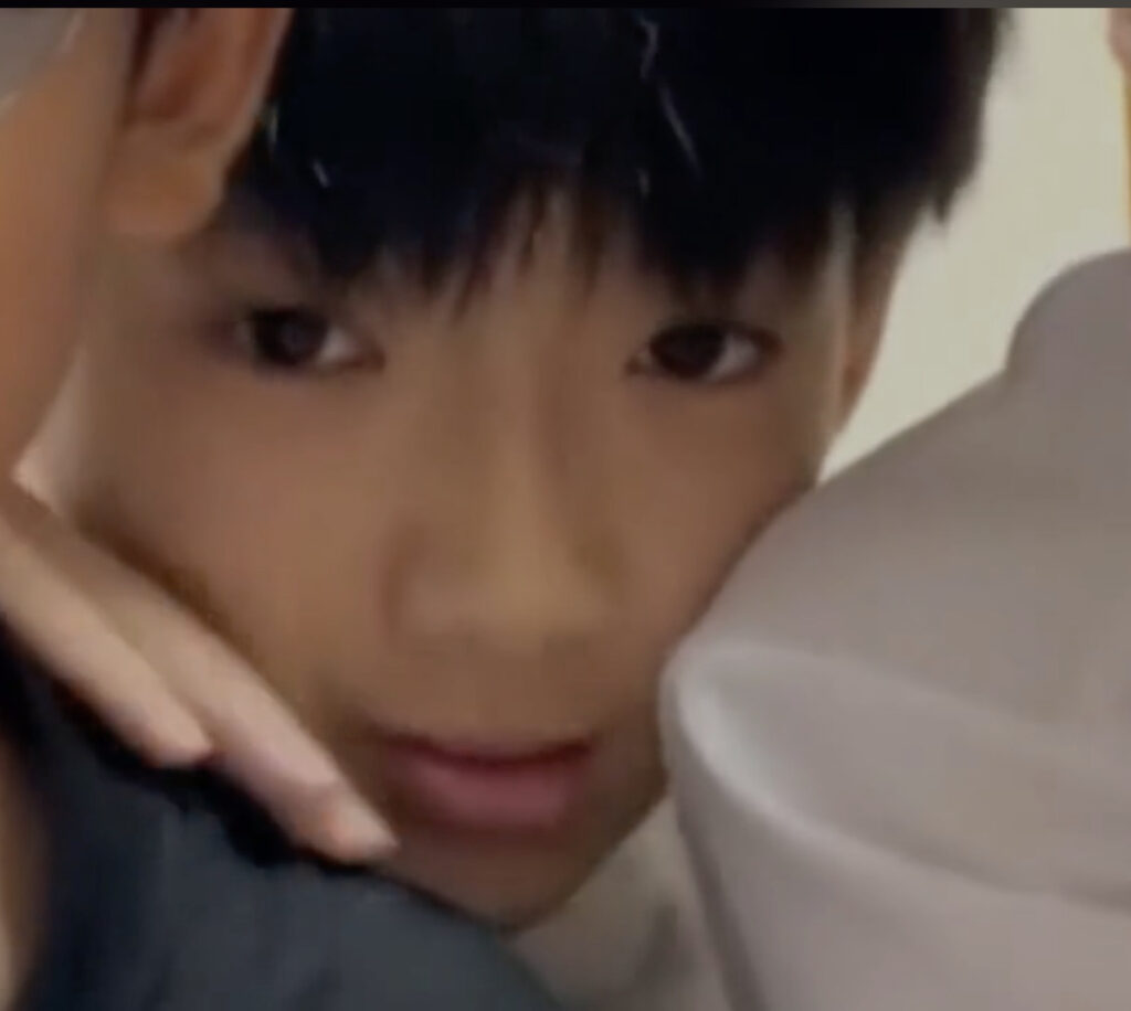 話題の中学生YouTuberちょんまげ小僧のメンバー、パンダの顔