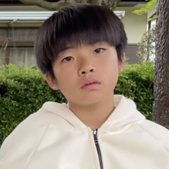 話題の中学生YouTuberちょんまげ小僧のメンバー、ひき肉の顔