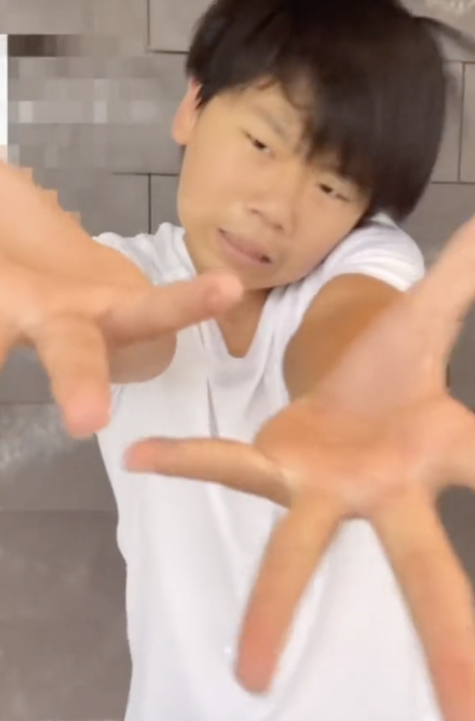 話題の中学生YouTuberちょんまげ小僧のメンバー、ナマズの顔
