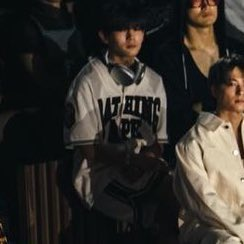 三上悠亜と長尾謙杜の匂わせのお揃いヘッドホン