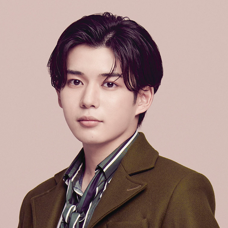 三上悠亜との熱愛が報じられた、なにわ男子の長尾謙杜