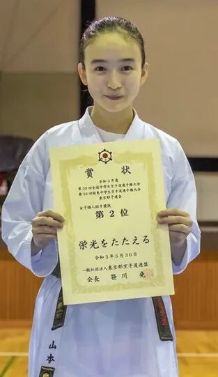 日プ女子に出演している山本すずの中学生時代