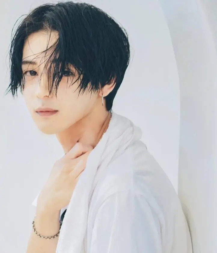 椎名亜美と付き合っている桃田秀人